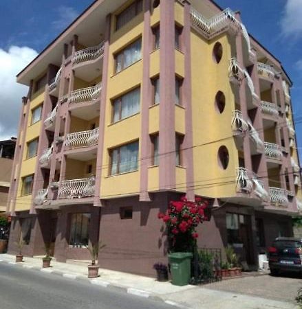 Family Hotel Denica Обзор Экстерьер фото